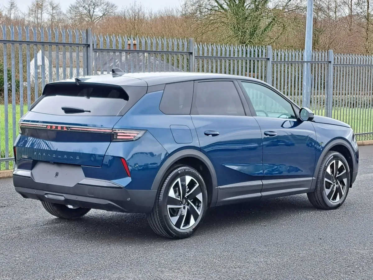 Opel Grandland GS 1.2TURBO 136BHP MILD HYBRID AUTO - Image 4