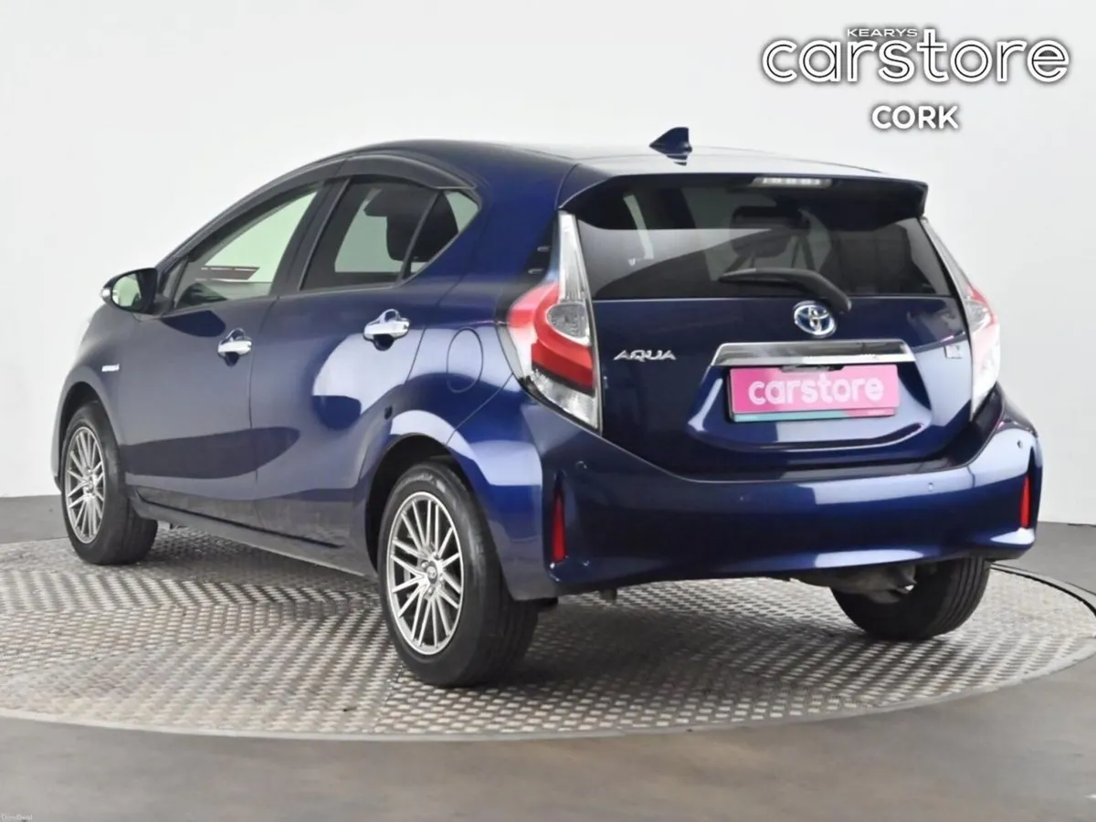 Toyota Aqua 1.8 Hybrid - Image 3