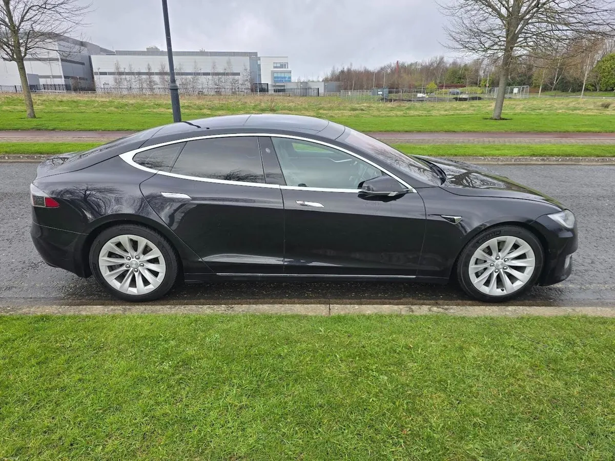 Tesla Model S 2017 - Image 4
