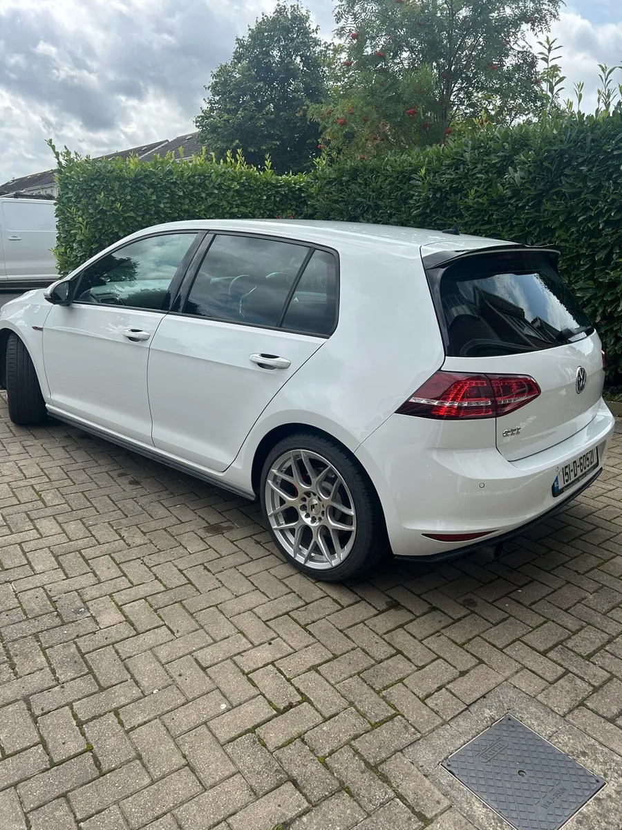 Volkswagen Golf Gti 2.0 TSI DSG - Image 2