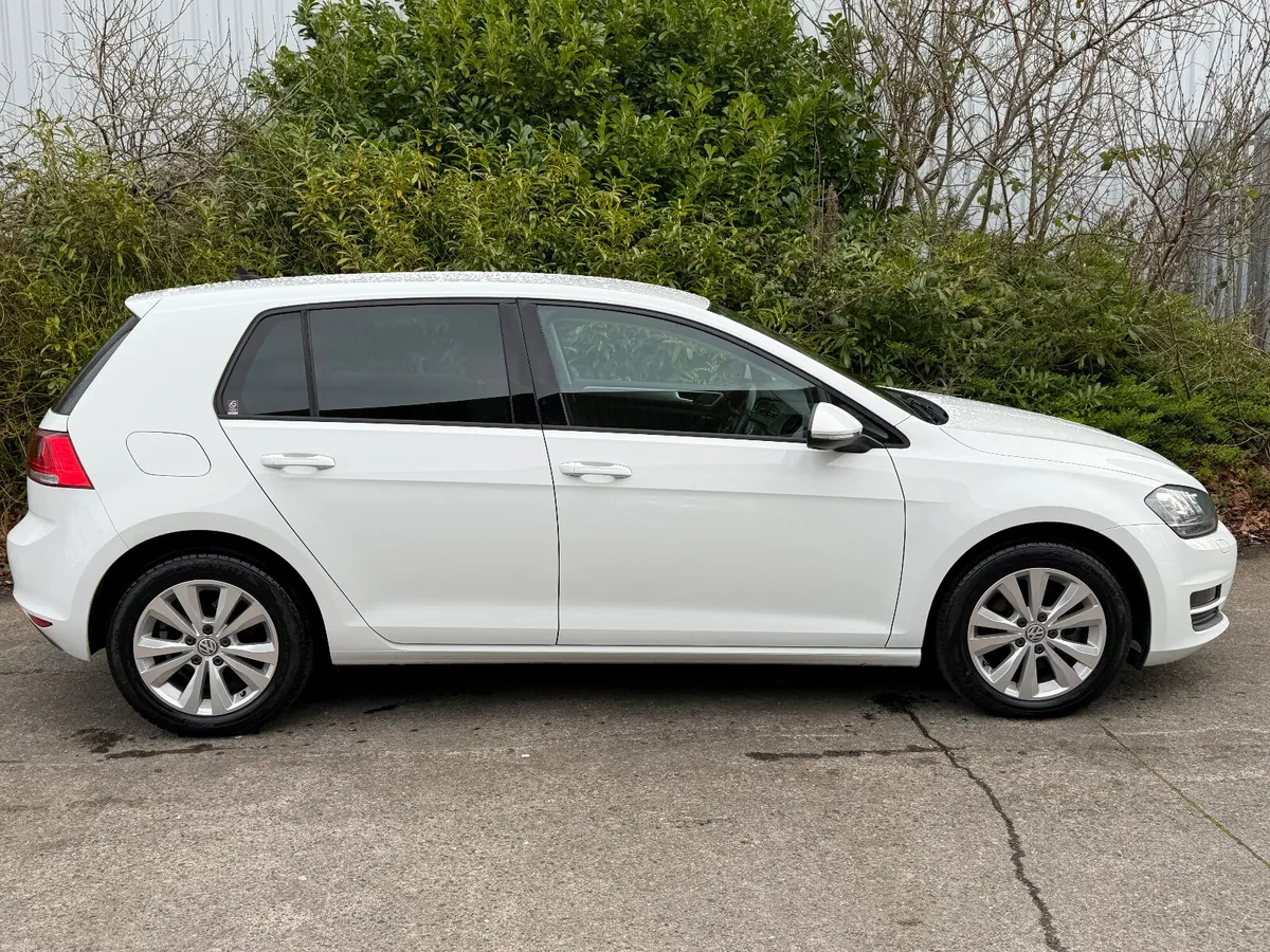 2016 Volkswagen Golf Auto Highline Low km - Image 3