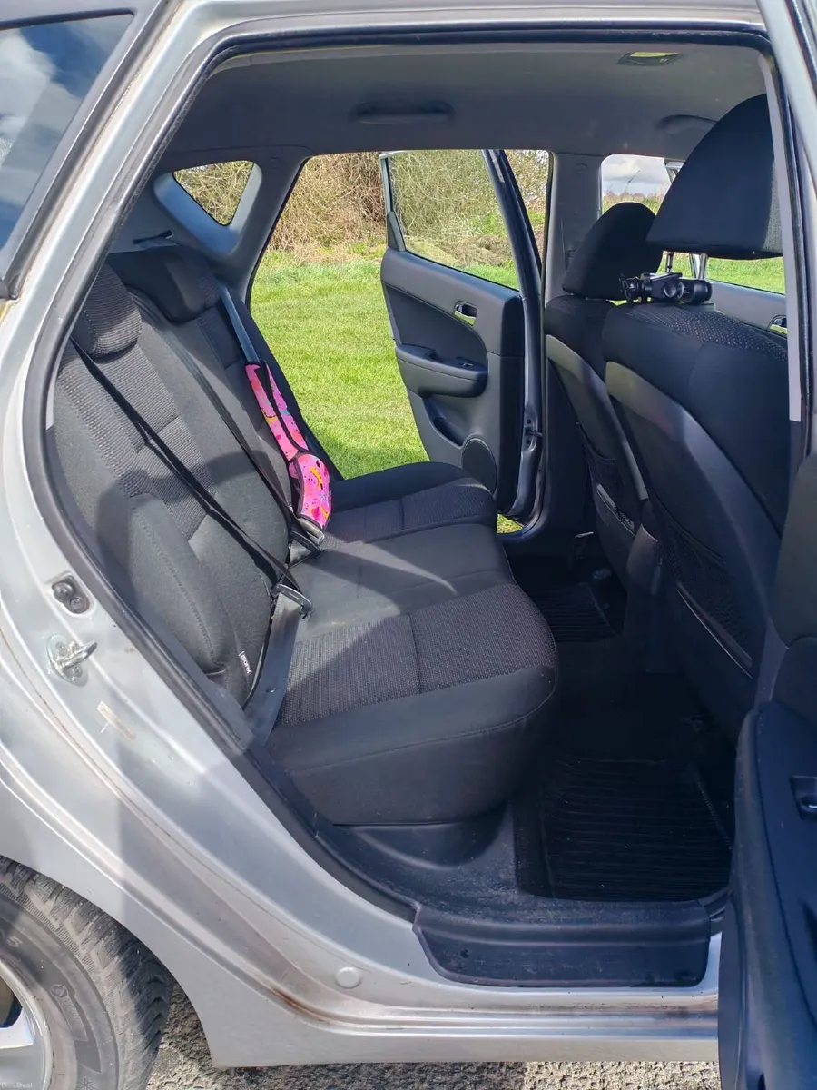 Hyundai i30 2010 - Image 2