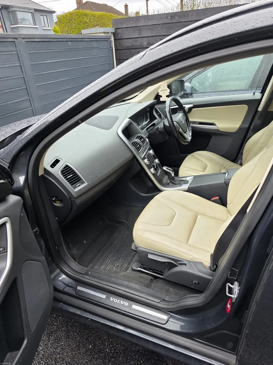Volvo XC60 - Image 4