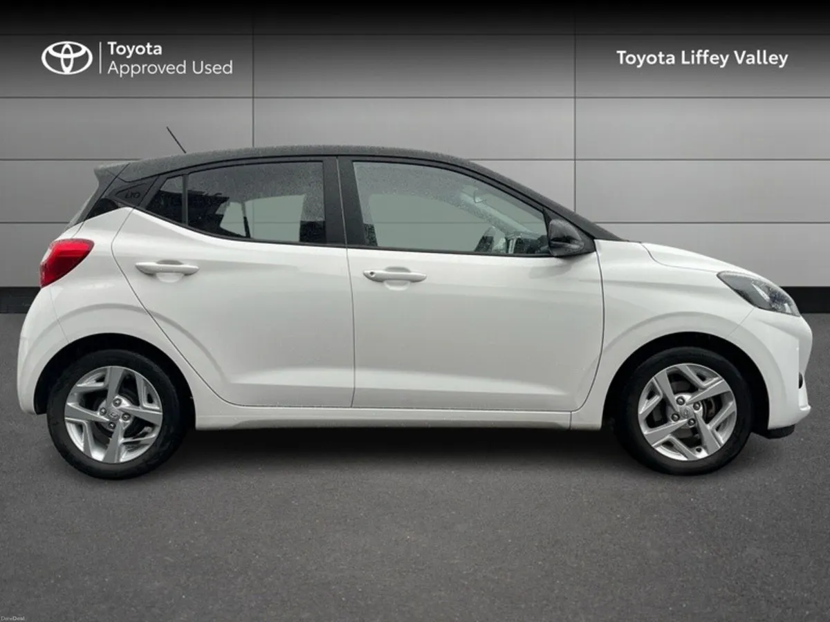 Hyundai i10 DELUXE PLUS 2 TONE ROOF 5DR - Image 3