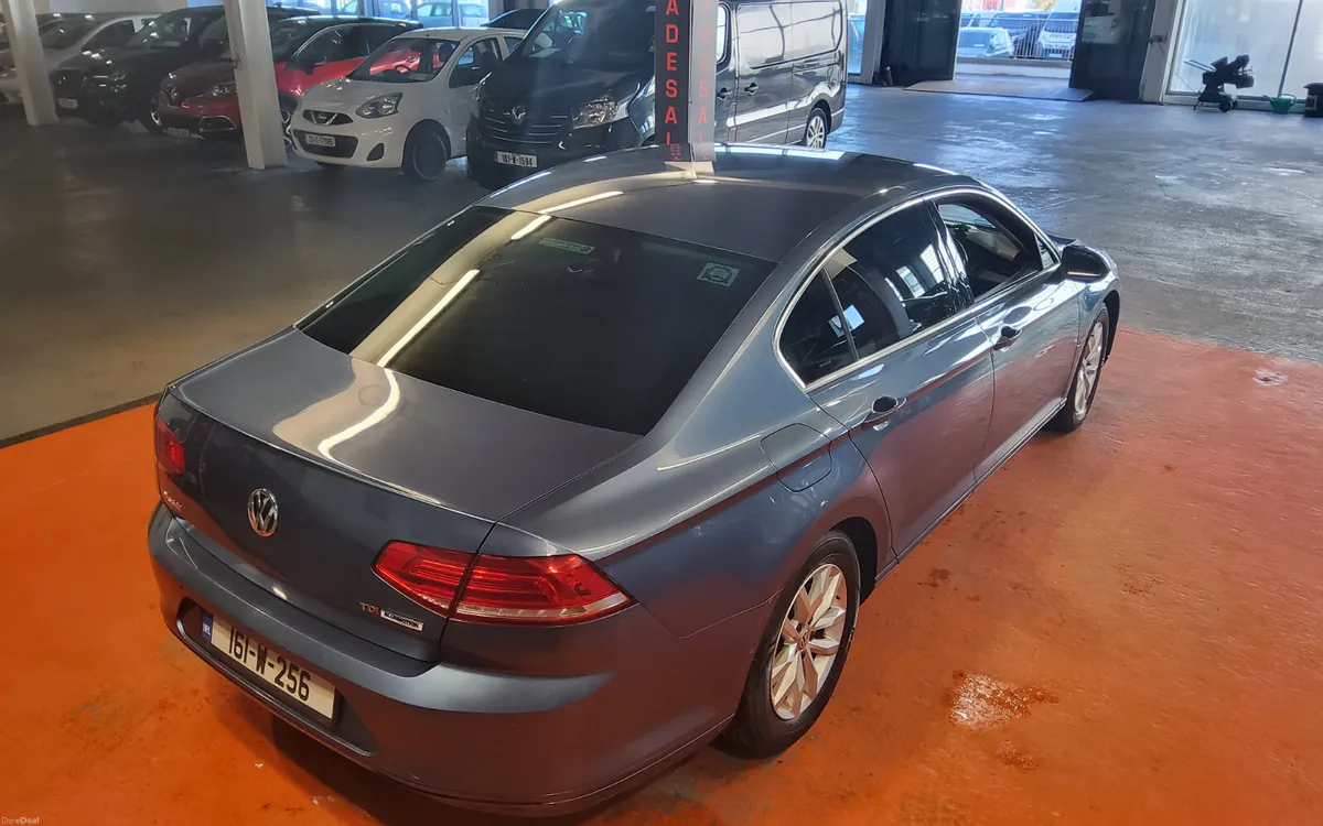 Volkswagen Passat 2016 - Image 3