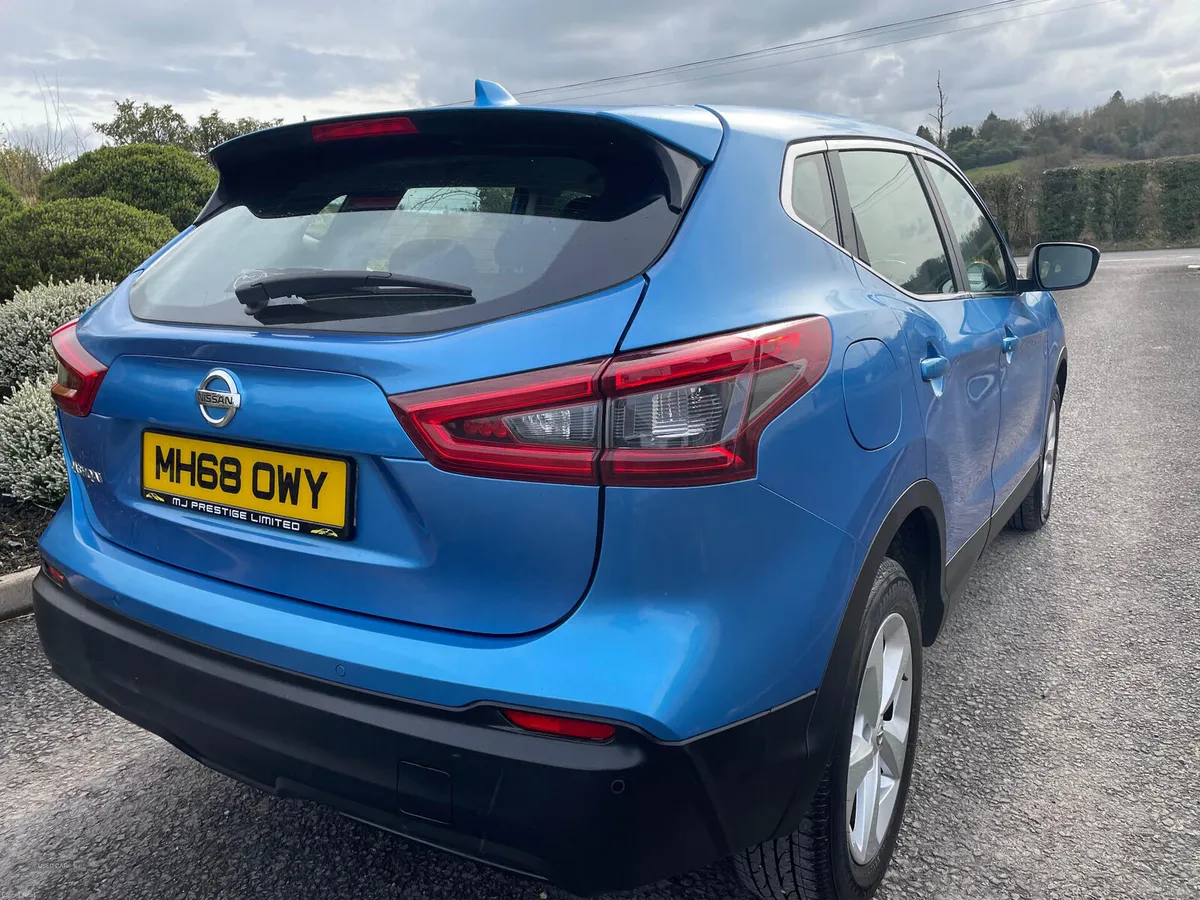 Nissan Qashqai DIESEL HATCHBACK - Image 4