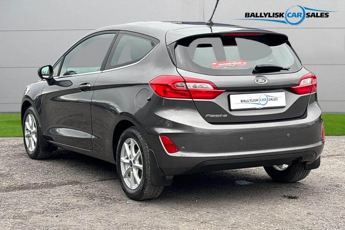 Ford Fiesta 1.1 Zetec Hatchback 3dr Petrol Manual - Image 2