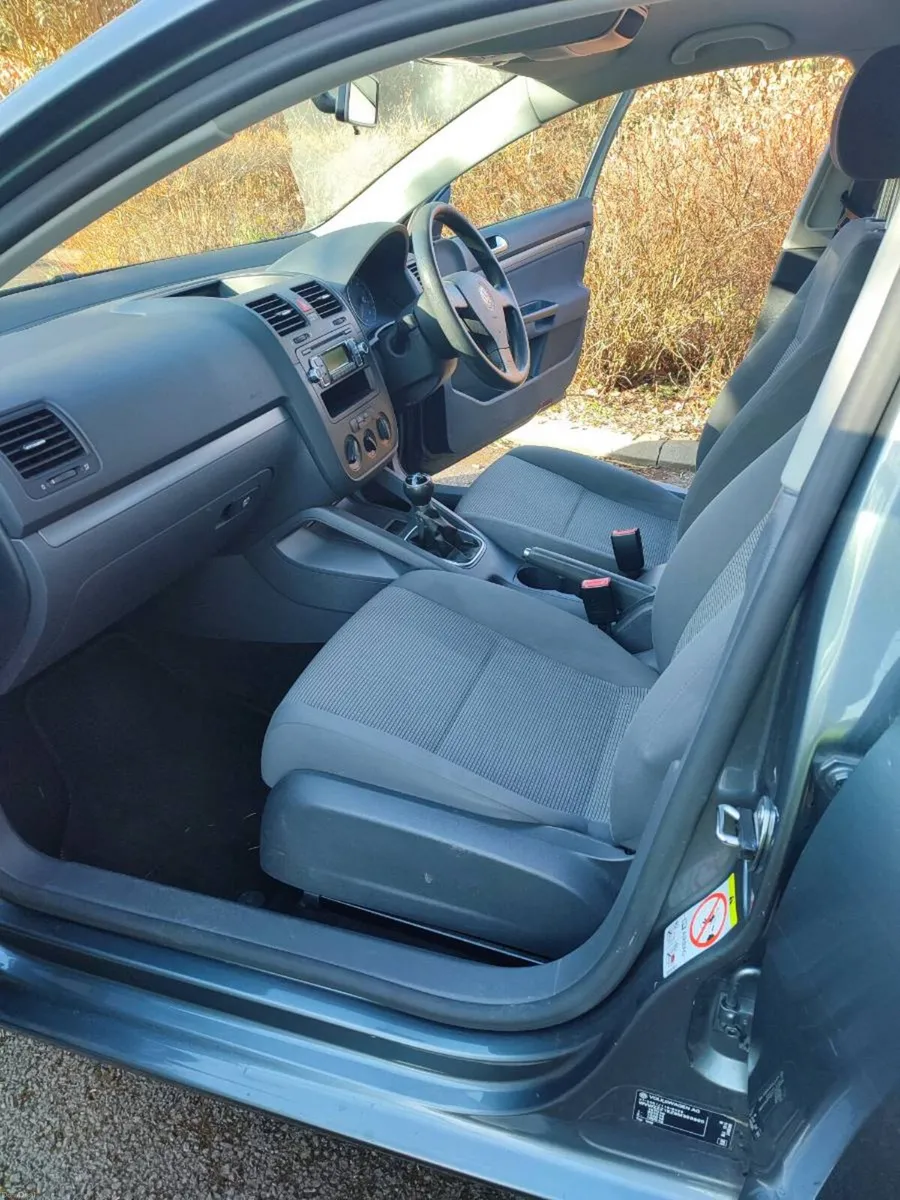 VW Golf 1.9 TDI Blue motion Estate - Image 3