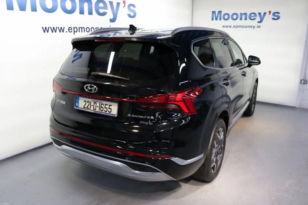 Hyundai Santa Fe PHEV 1.6L PETROL AUTOMATIC 7 SEAT - Image 3