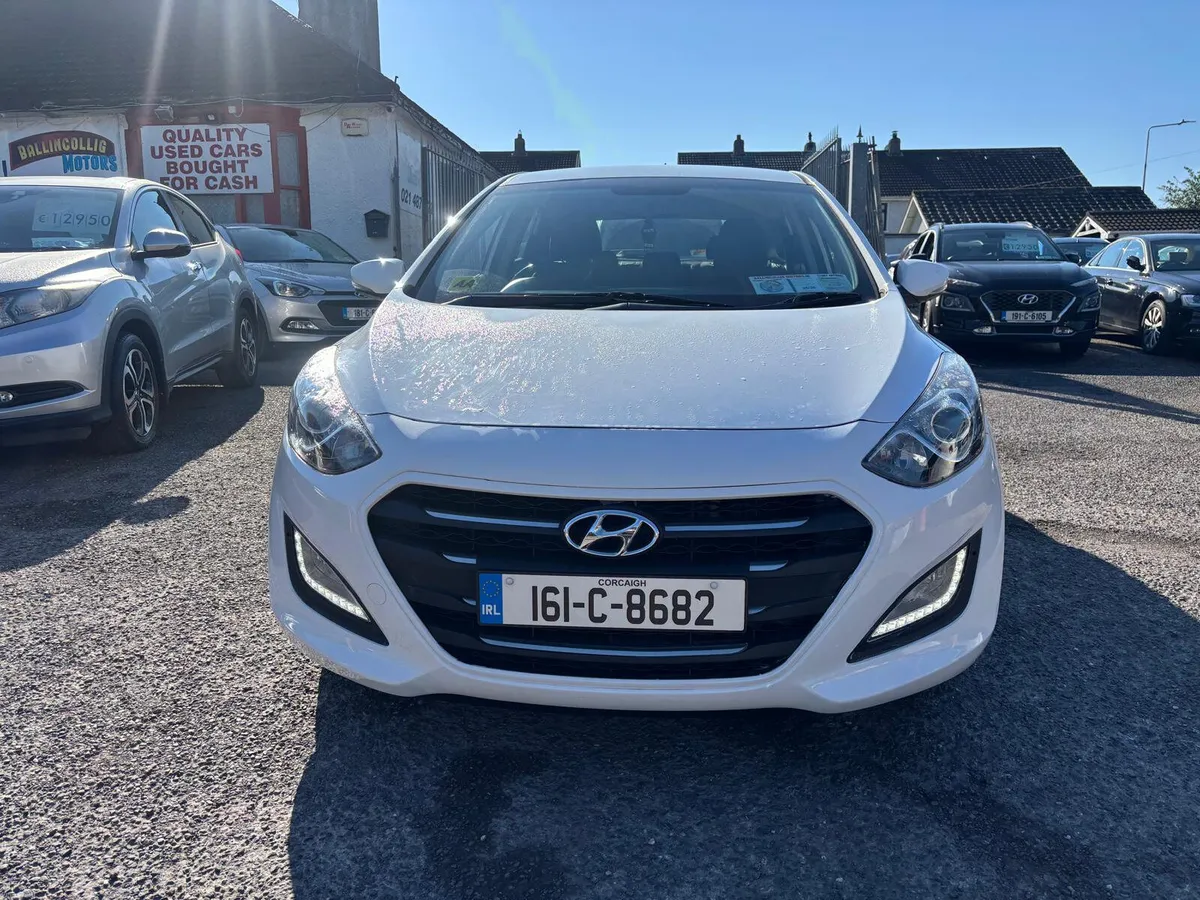 Hyundai i30 2016 DIESEL  LOW  MILEAGE - Image 3