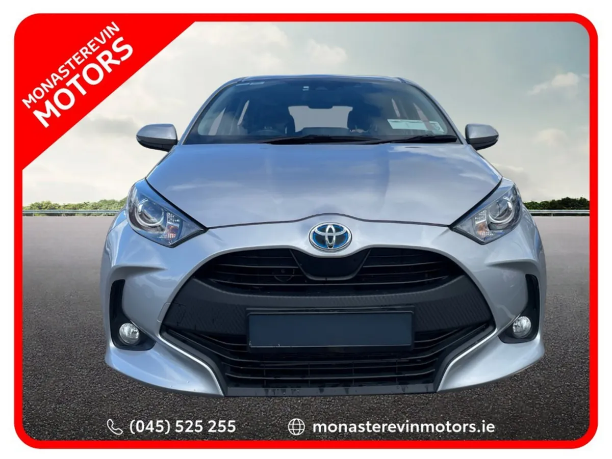 Toyota Yaris 1.5 HYBRID LUNA 4DR AUTO - Image 2
