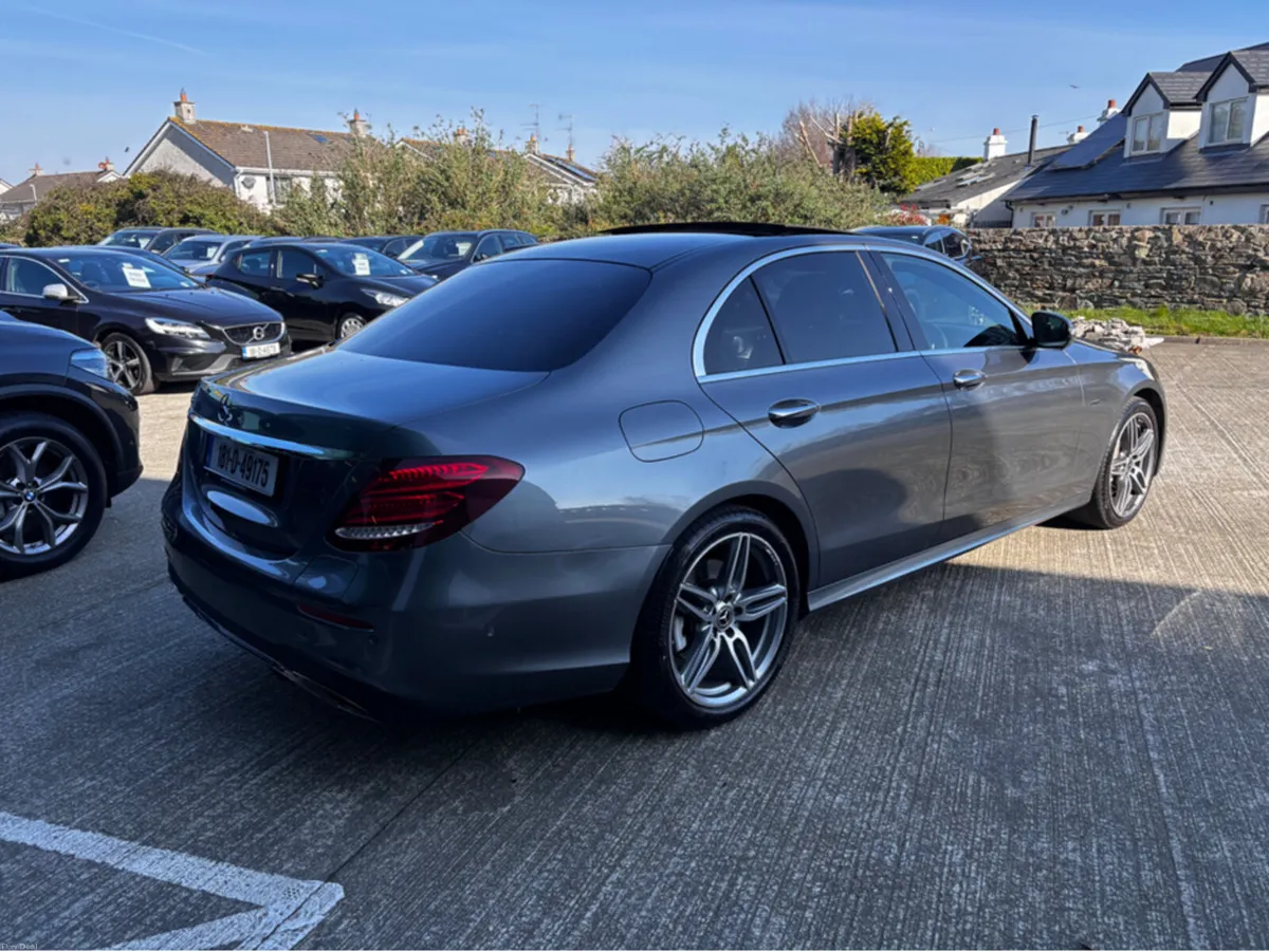 Mercedes-Benz E-Class E350e AMG LINE PREMIUM PLUS - Image 4
