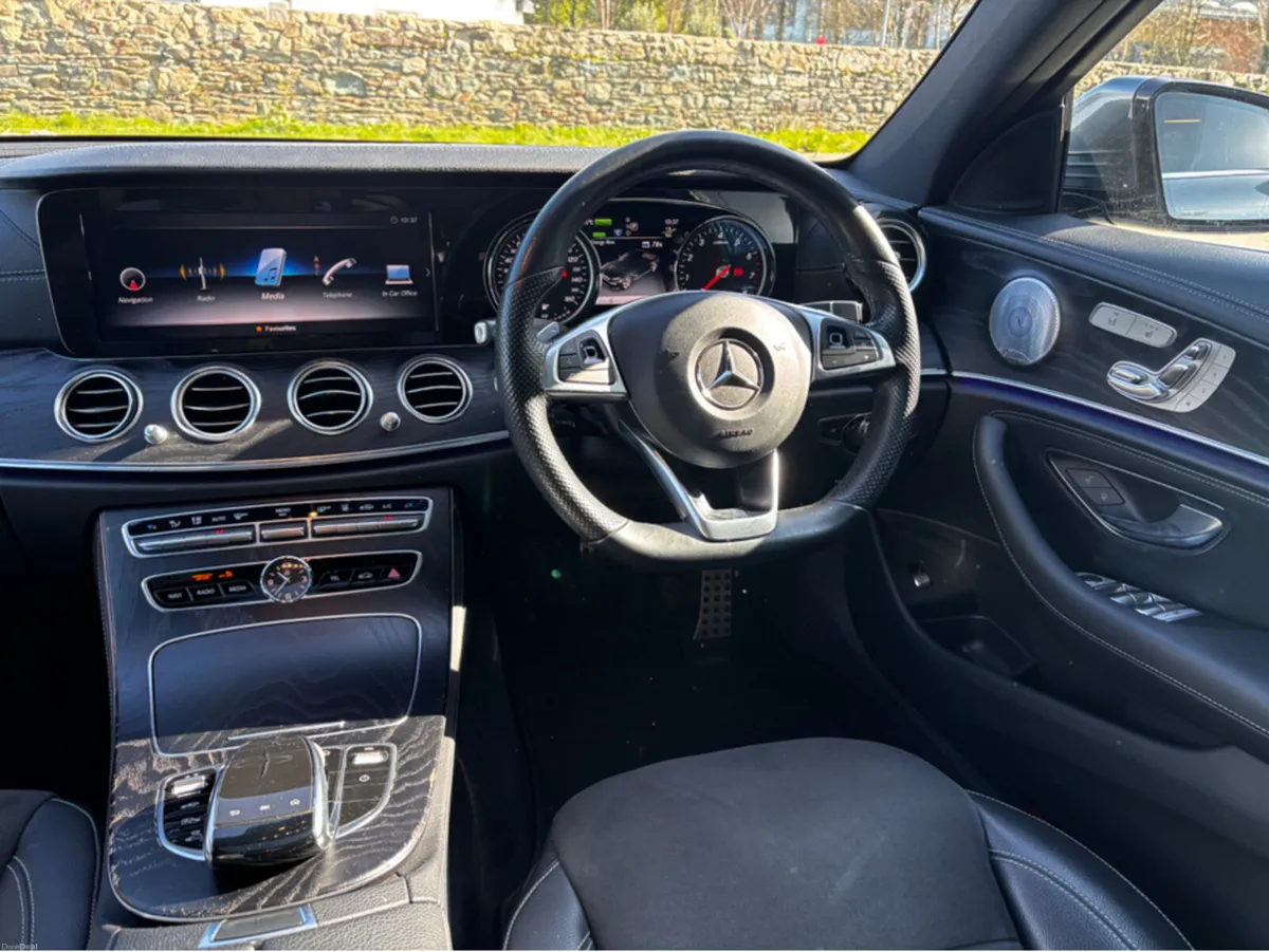 Mercedes-Benz E-Class E350e AMG LINE PREMIUM PLUS - Image 5