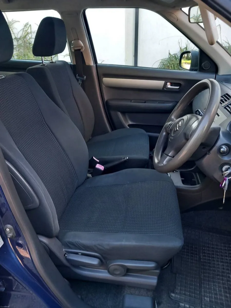 Suzuki Swift 1.3 GLX 5dr manual - Image 3