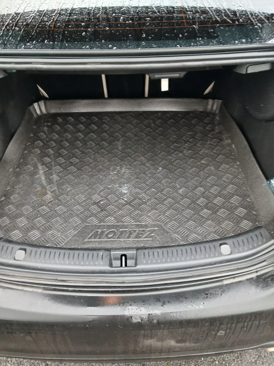 Mercedes-Benz E-Class 2019 - Image 3