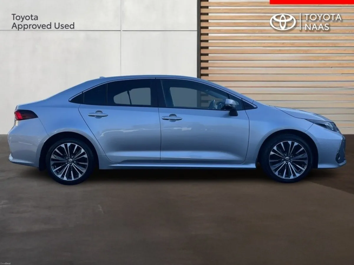 Toyota Corolla COROLLA LUNA SPORT SALOON - Image 3