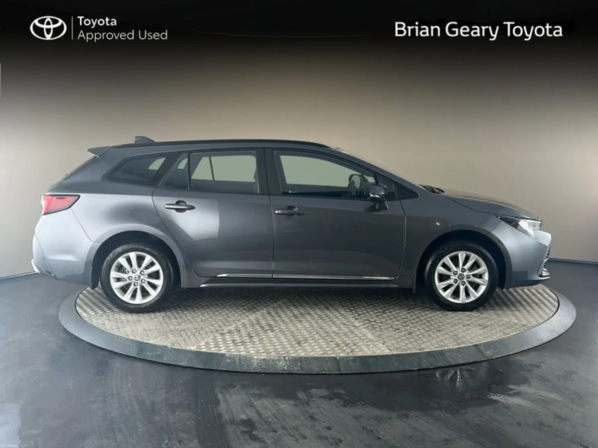 Toyota Corolla HYBRID LUNA T/S - Image 3
