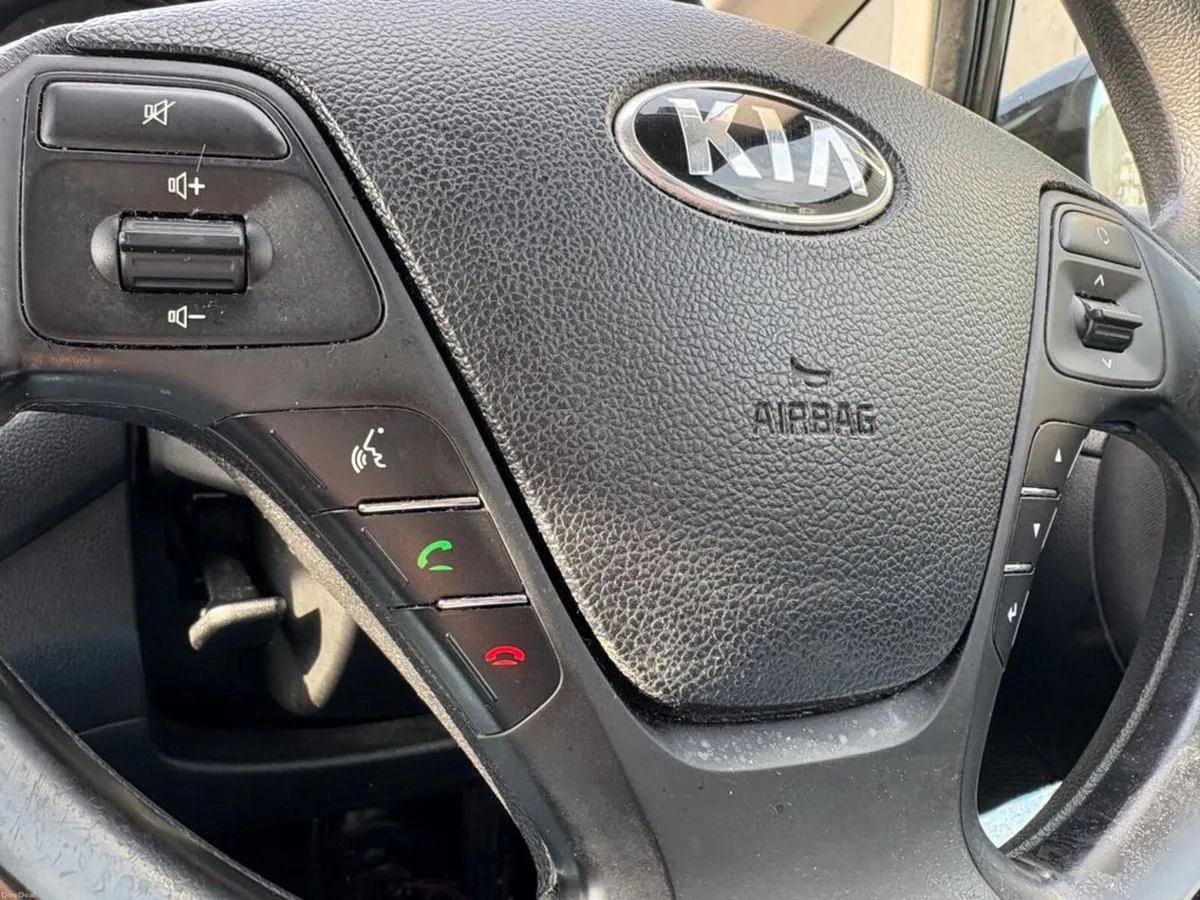 Kia Ceed 1.6 CRDi 134 BHP 1 99M - Image 4