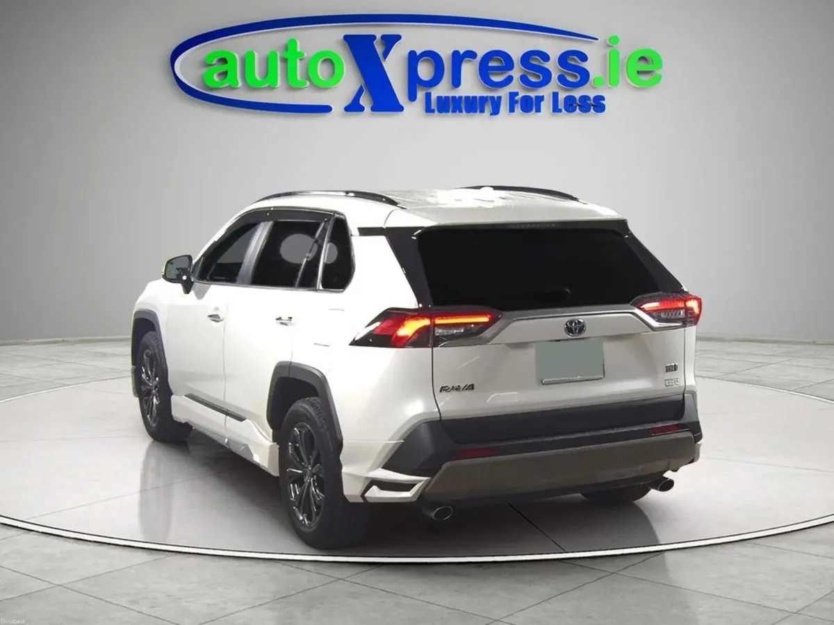 Toyota RAV4 4WD HYBRID G, Low mileage - Image 3