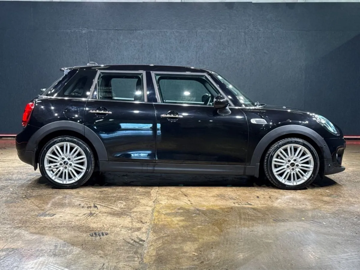 Mini Cooper 1.5 5DR Auto - Image 2