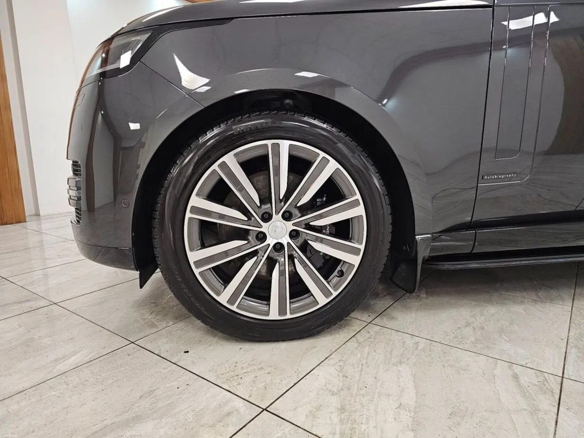 Land Rover Range Rover AUTOBIOGRAPHY - Image 4