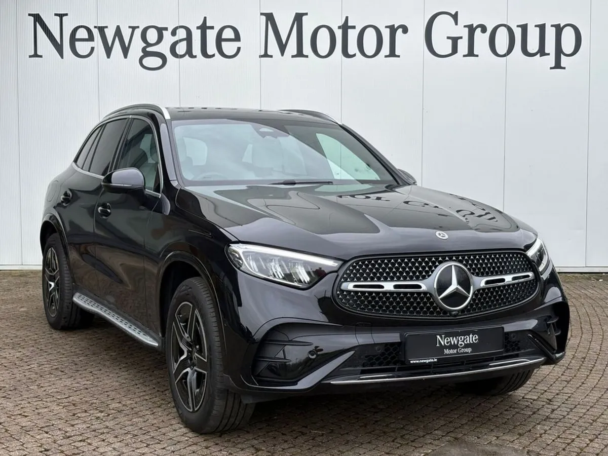Mercedes-Benz GLC 300e 4MATIC AMG LINE - Image 3