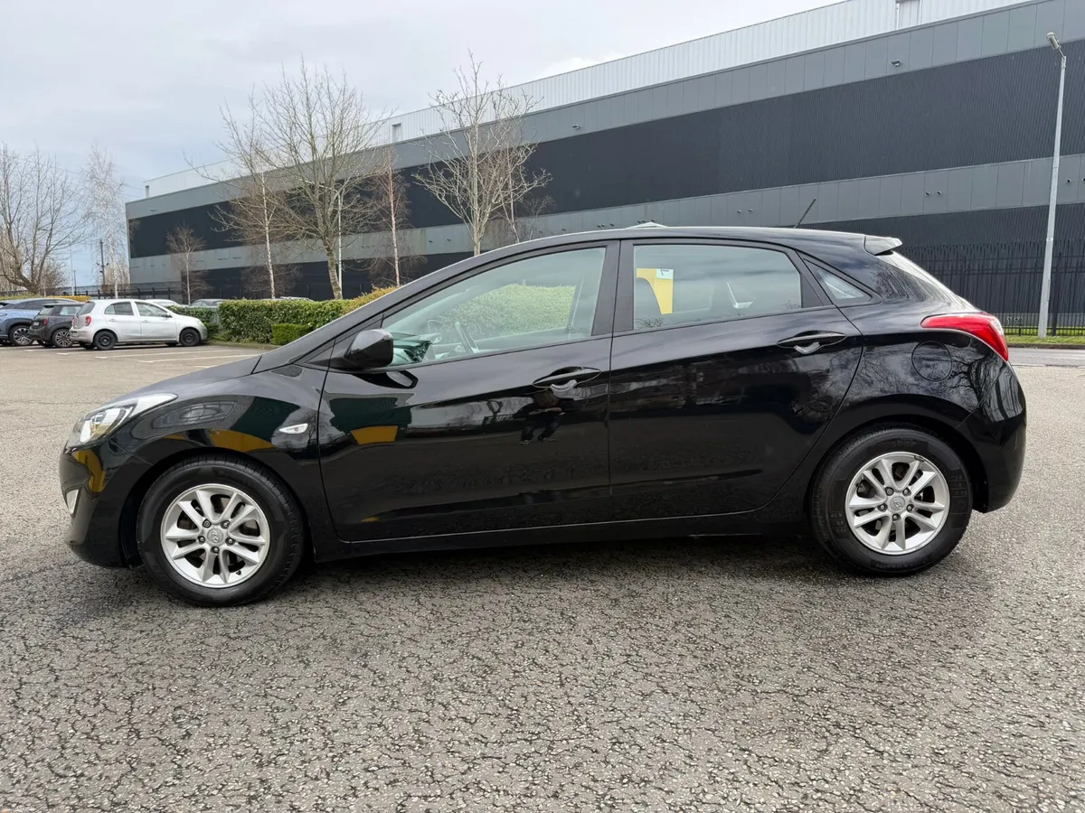 Hyundai i30 1.6 CRDI Automatic - Image 4