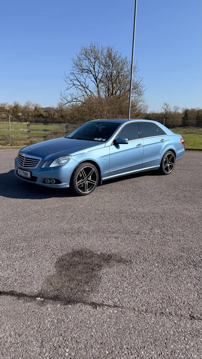 Mercedes-Benz E200 automatic transmission, new NCT - Image 2