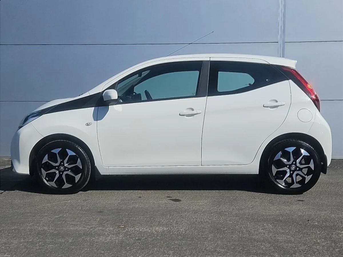 Toyota Aygo 1.0 VVT-i x-play Smartphone - Image 4