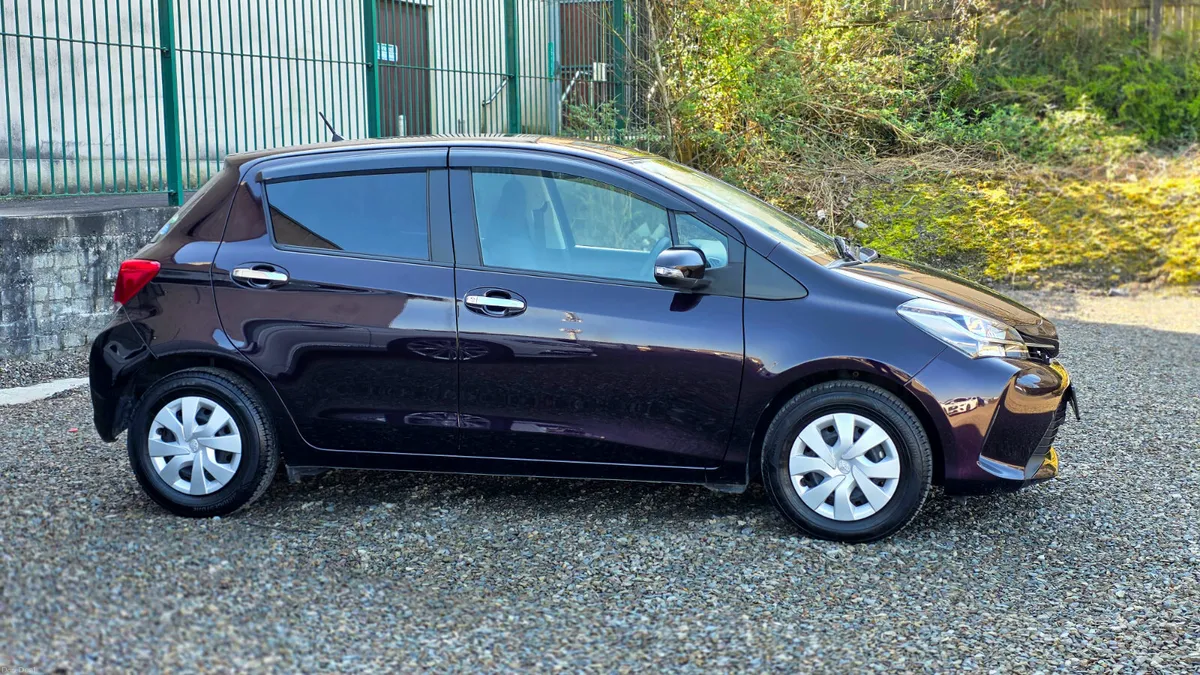 2016 Toyota Yaris Vitz - Image 3