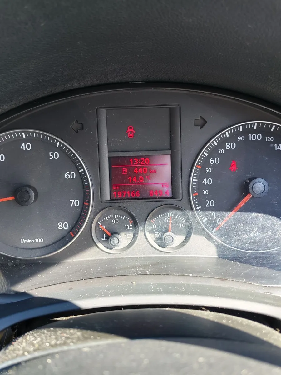 Volkswagen Jetta (NCT 03/27) - Image 2