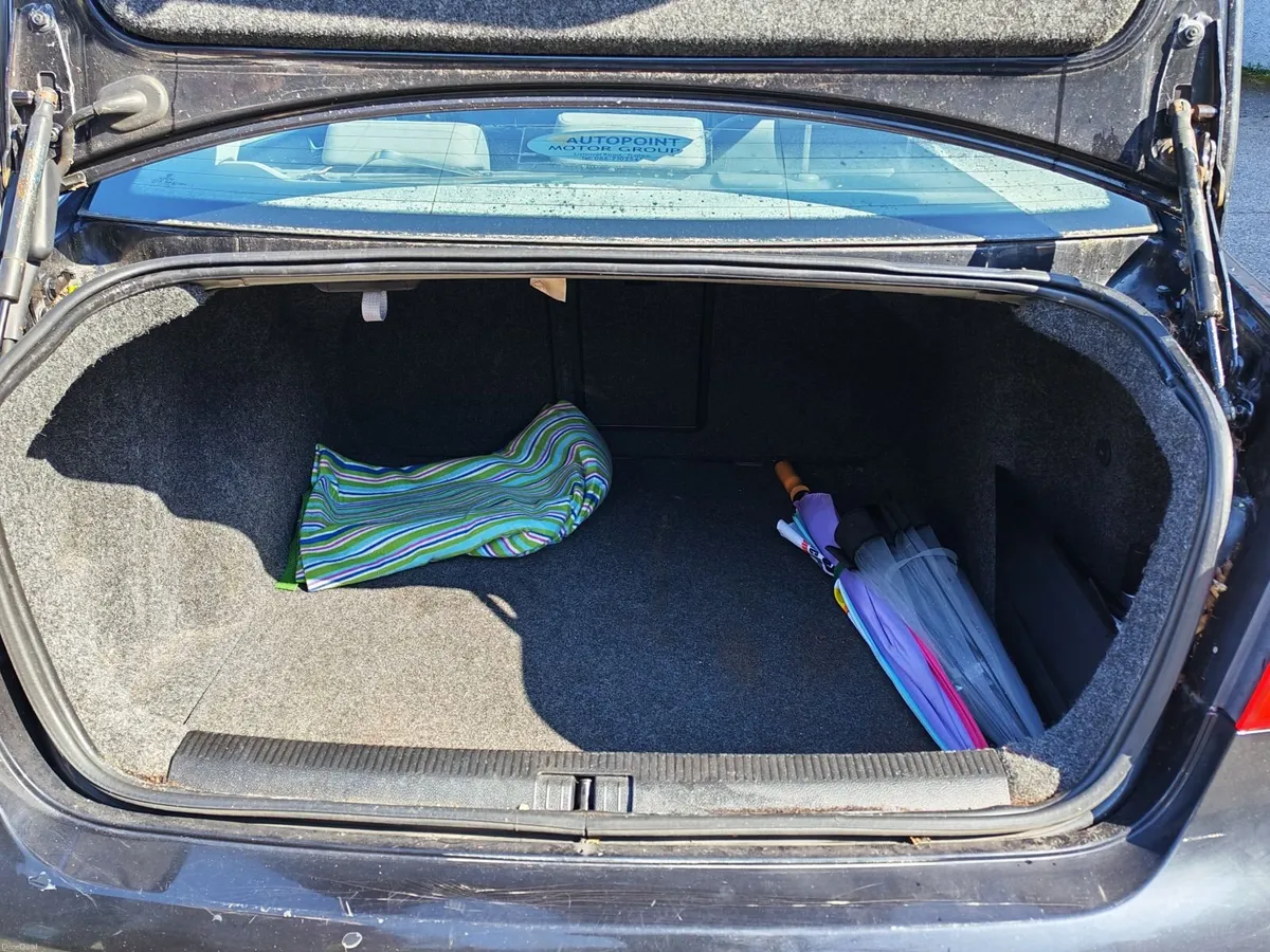 Volkswagen Jetta (NCT 03/27) - Image 4