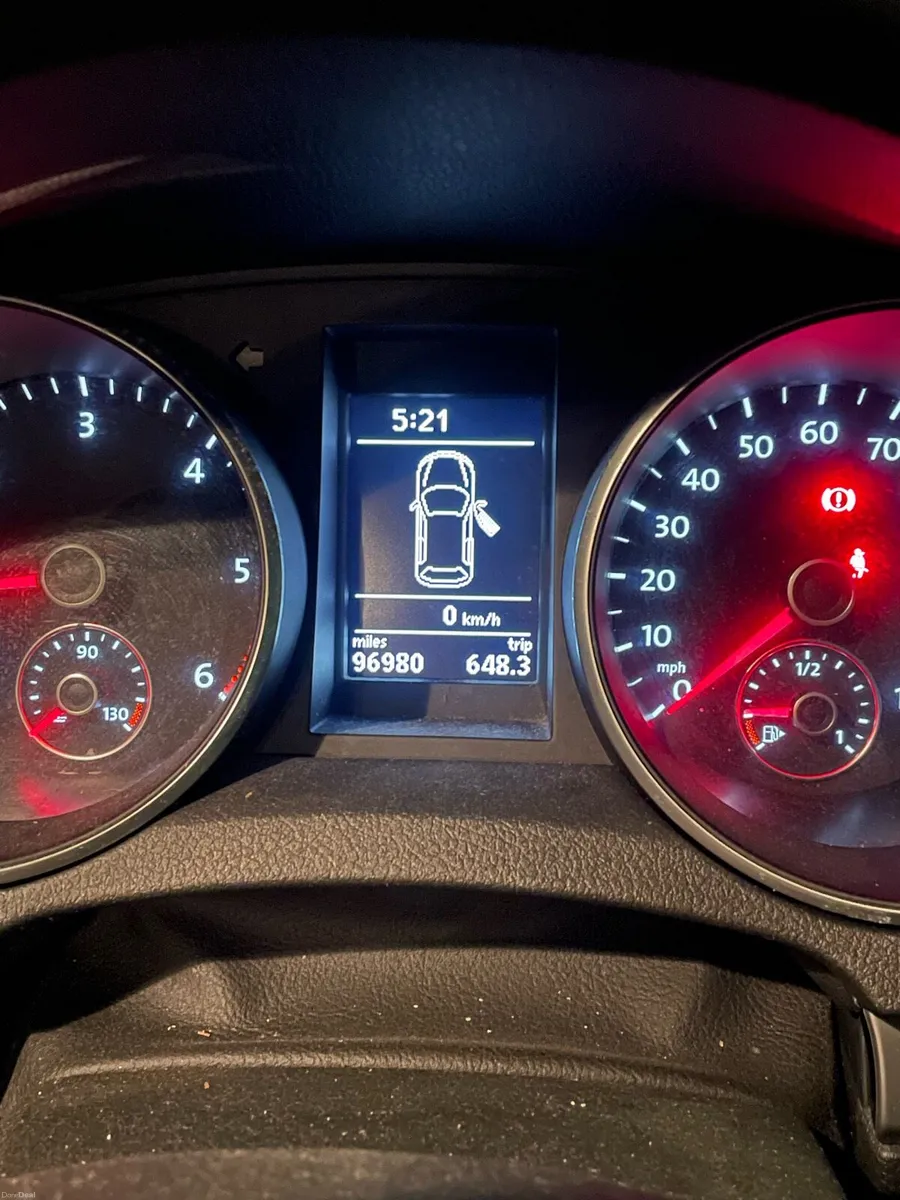 Volkswagen golf - Image 2