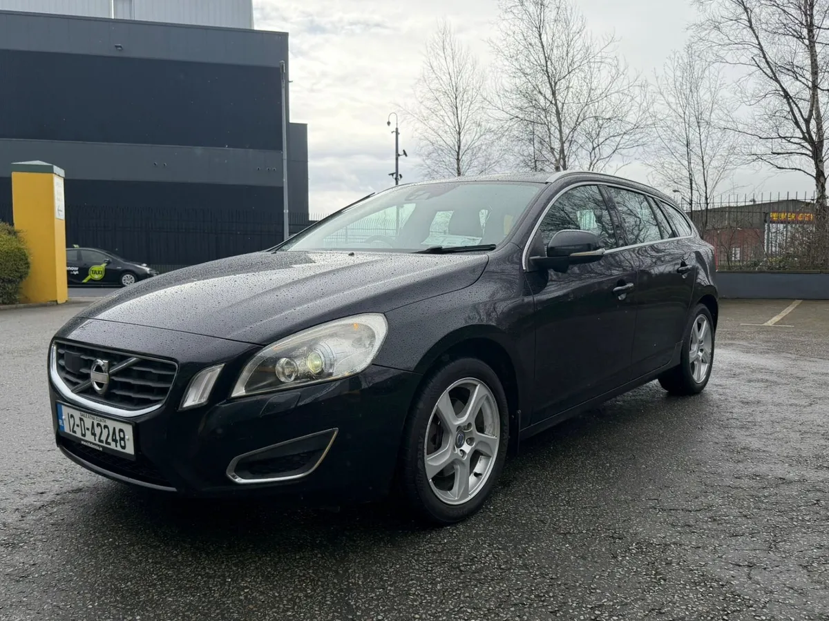 Volvo V60 1.6D Touring Luxury - Image 4