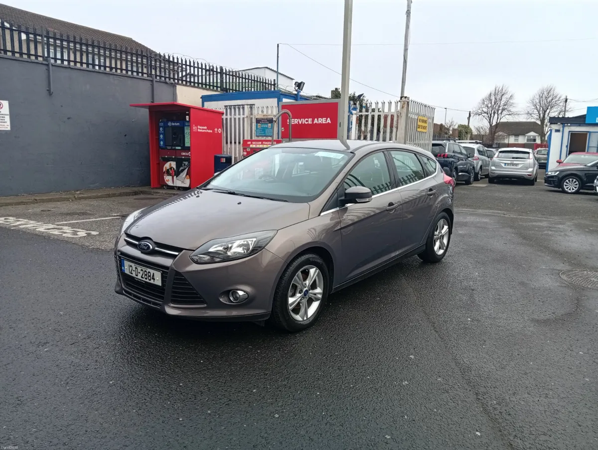 2012 ford focus only 77,000 kms - Image 3