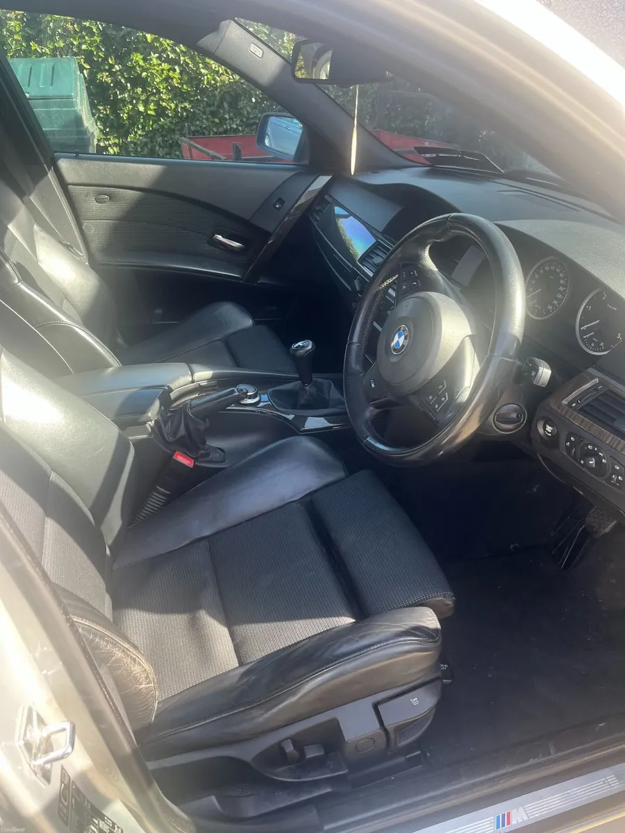 BMW 5-Series 2007 - Image 2