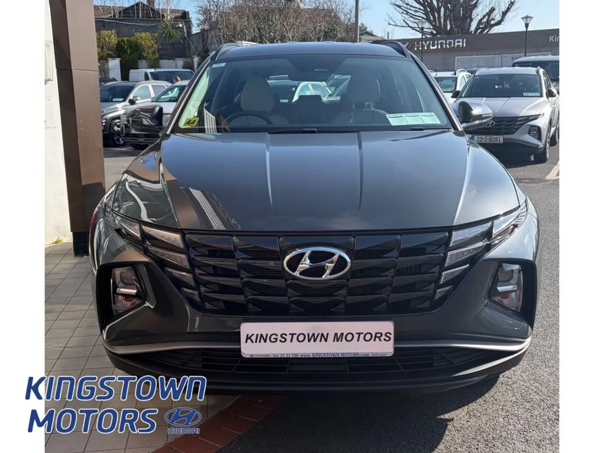 Hyundai Tucson Executive HEV 5DR Auto - Image 2