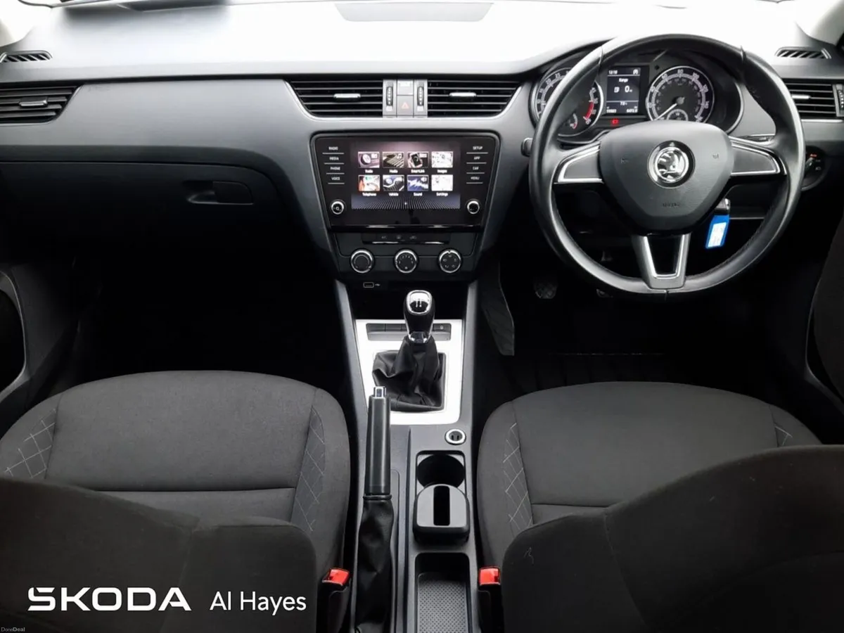 Skoda Octavia REVERSING CAMERA**TINY MILEAGE** 1.6 - Image 2