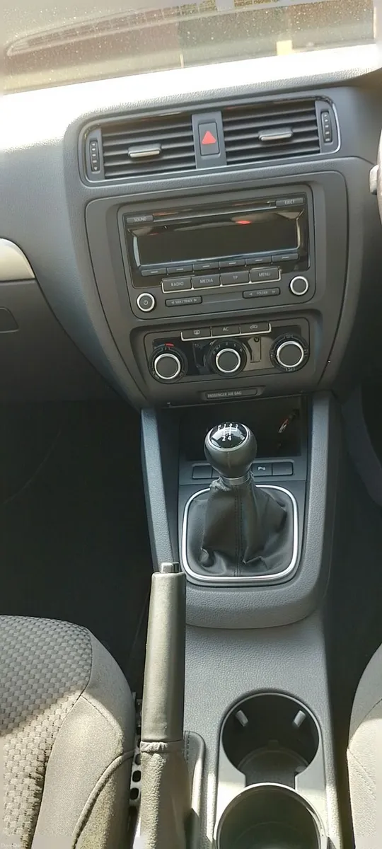 Volkswagen Jetta 2012 - Image 4
