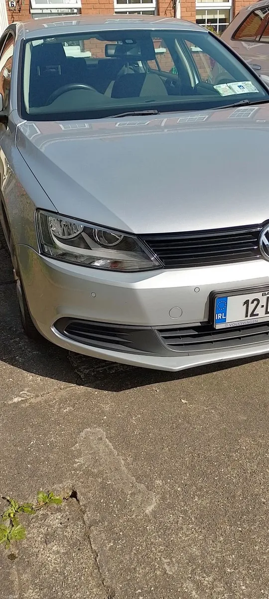 Volkswagen Jetta 2012 - Image 2