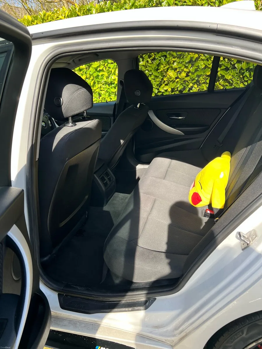 Bmw 3 series - Image 2