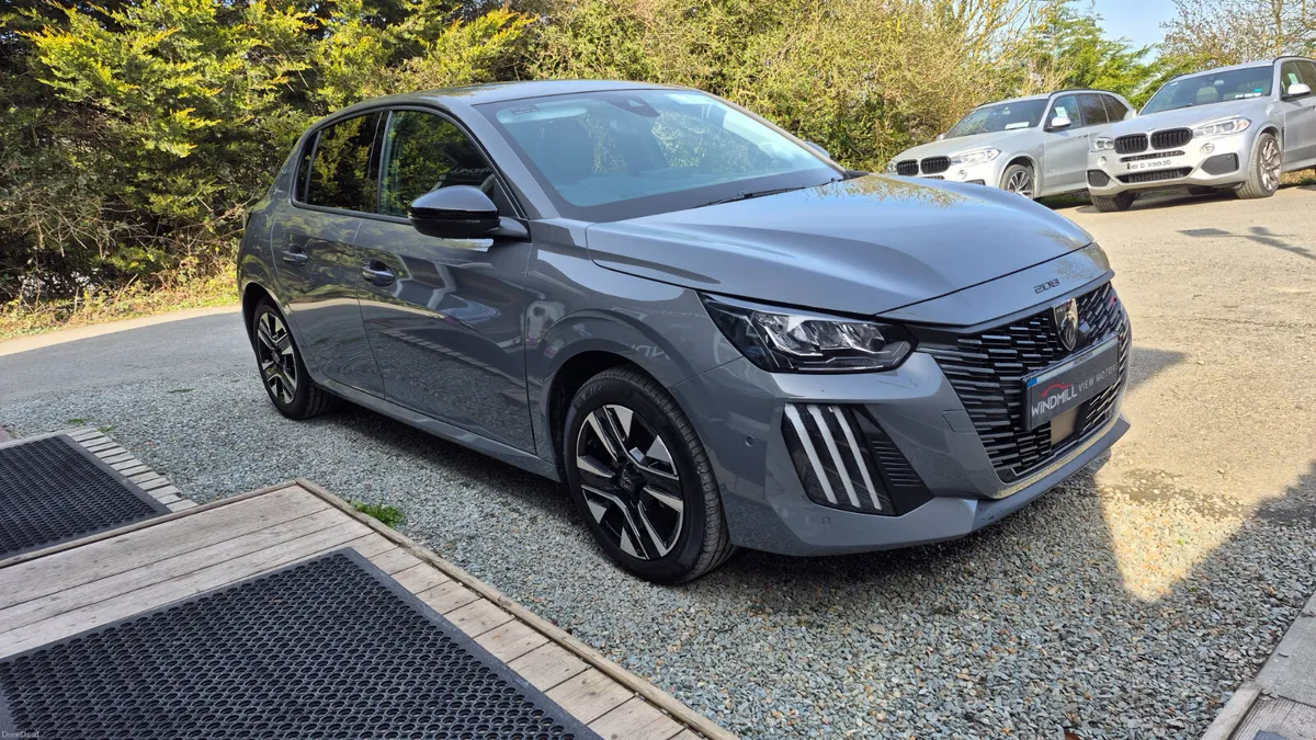 Peugeot 208 ALLURE 1.2 MHEV - Image 3