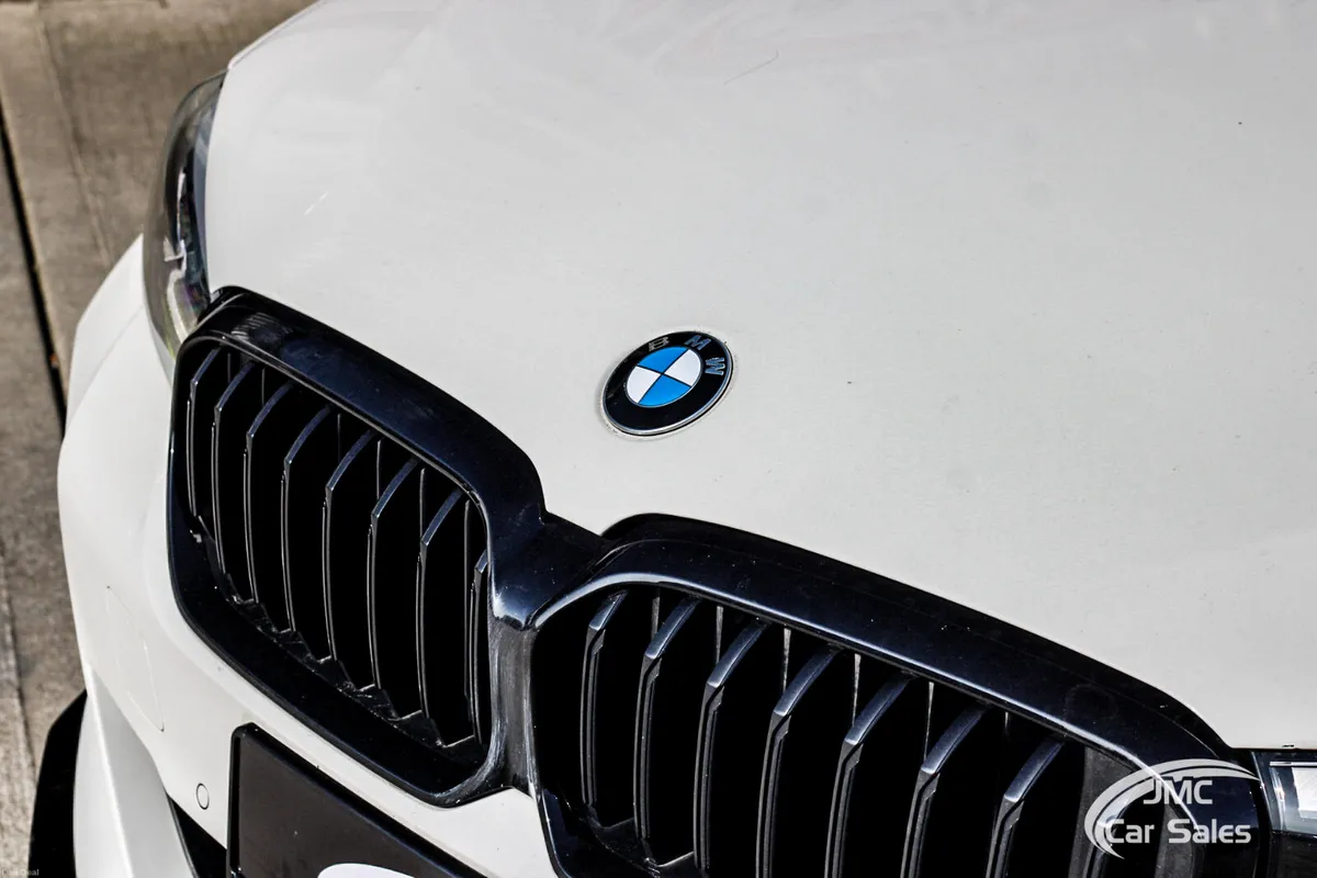 2022 BMW 5-SERIES PRO PACK LCI - Image 3