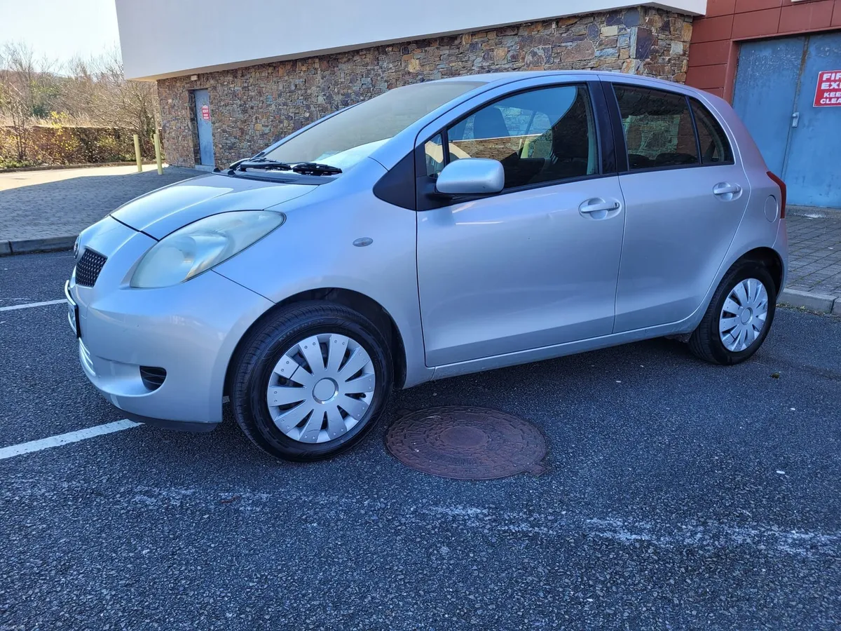 SPOTLESS 2008 TOYOTA YARIS LOW MILEAGE. - Image 1