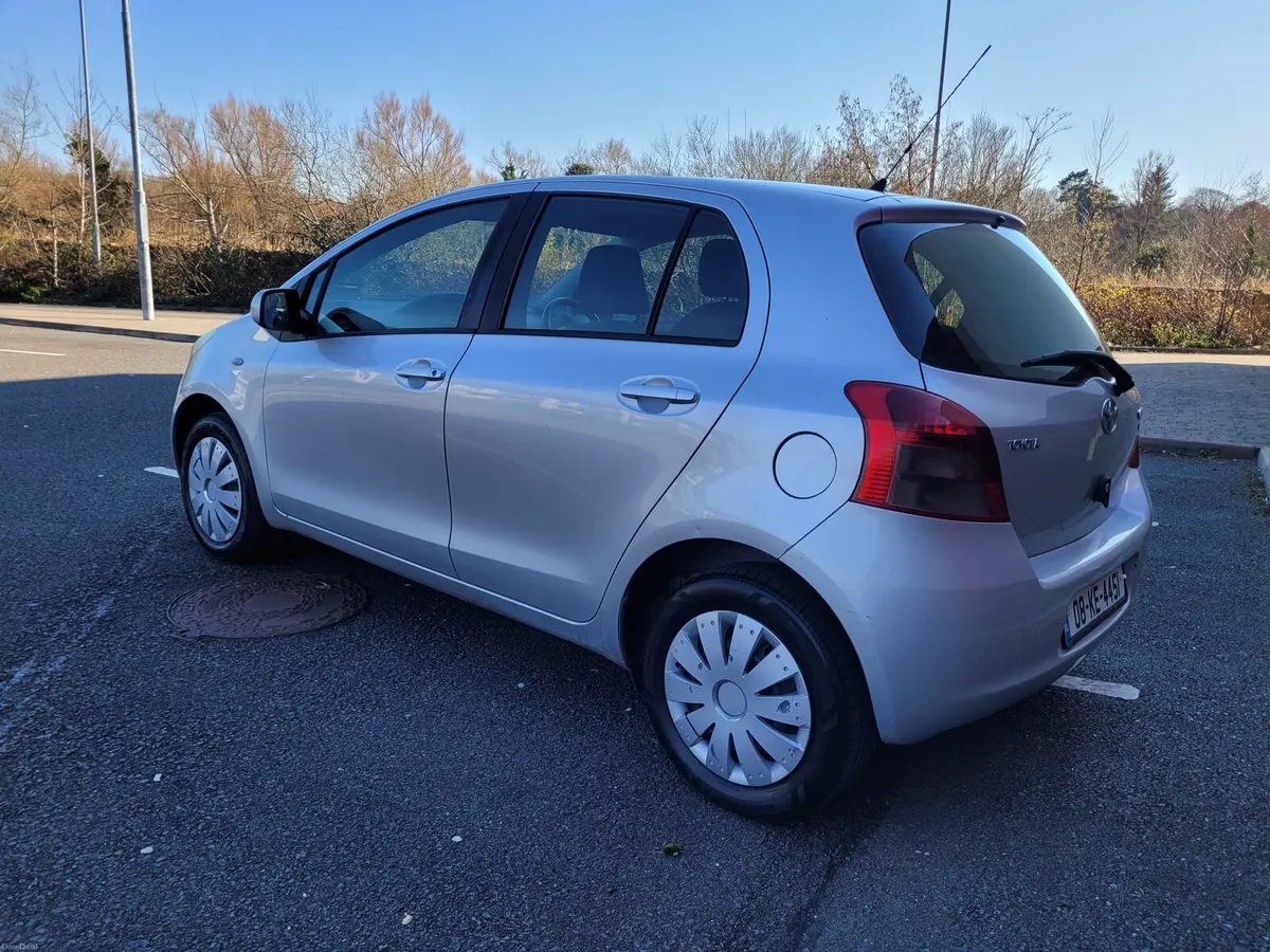 SPOTLESS 2008 TOYOTA YARIS LOW MILEAGE. - Image 2