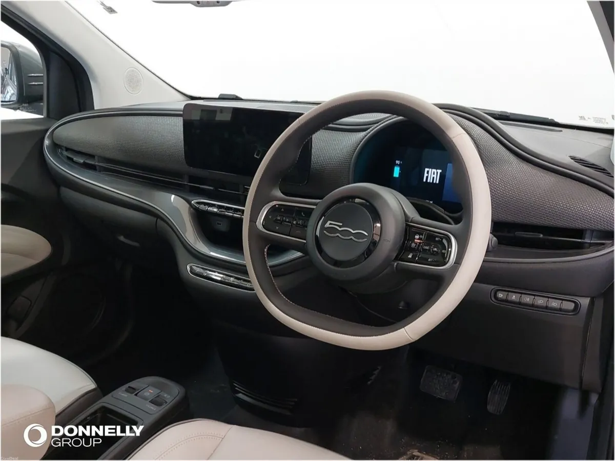 Fiat 500 Electric Hatchback La Prima - Image 4