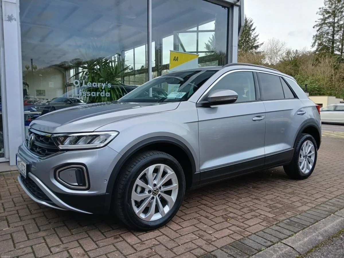 Volkswagen T-Roc  LIFE 2.0 TDI M6F 116HP, Pyrite S - Image 2