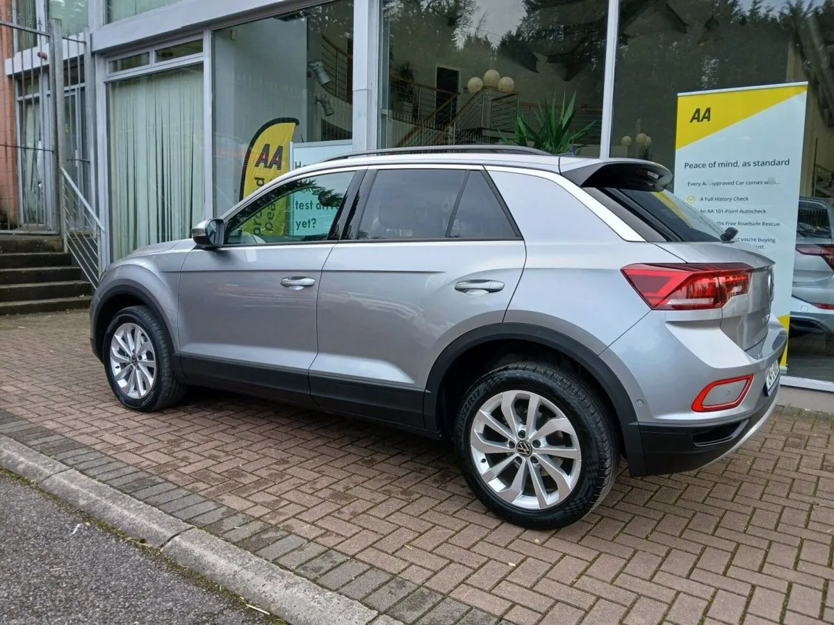 Volkswagen T-Roc  LIFE 2.0 TDI M6F 116HP, Pyrite S - Image 5