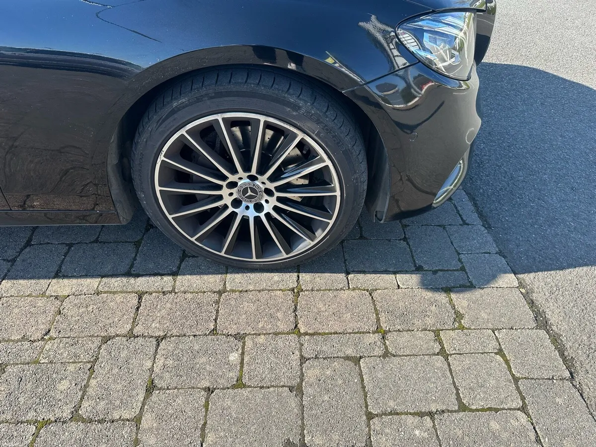 2017 Mercedes Benz E220d Automatic - Image 2