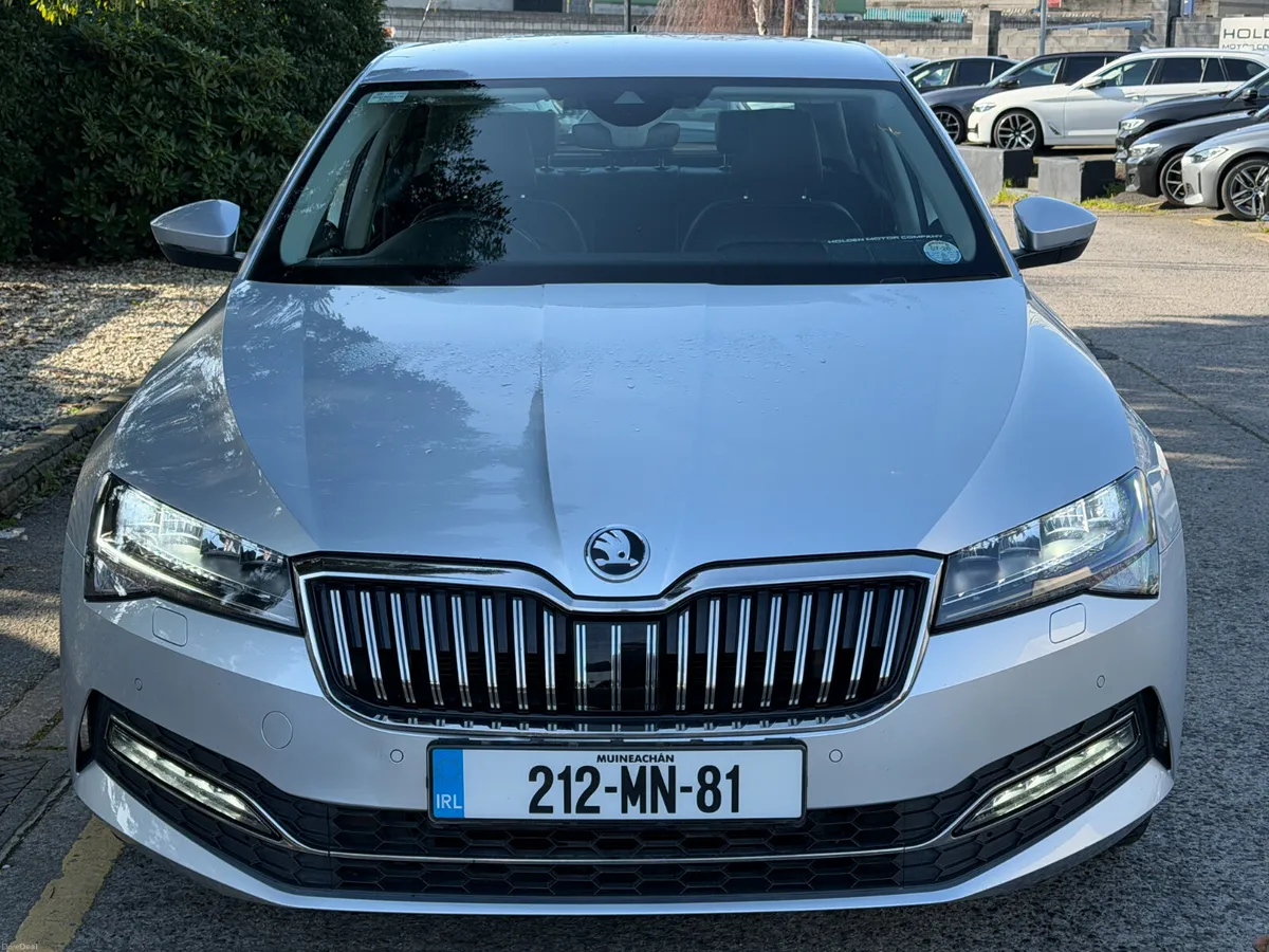 Skoda Superb..BLACK LEATHER INTERIOR..HEATED SEATS - Image 4